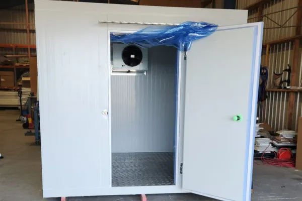 Freezer Room with Aluminium Flooring and Freezer Curtains